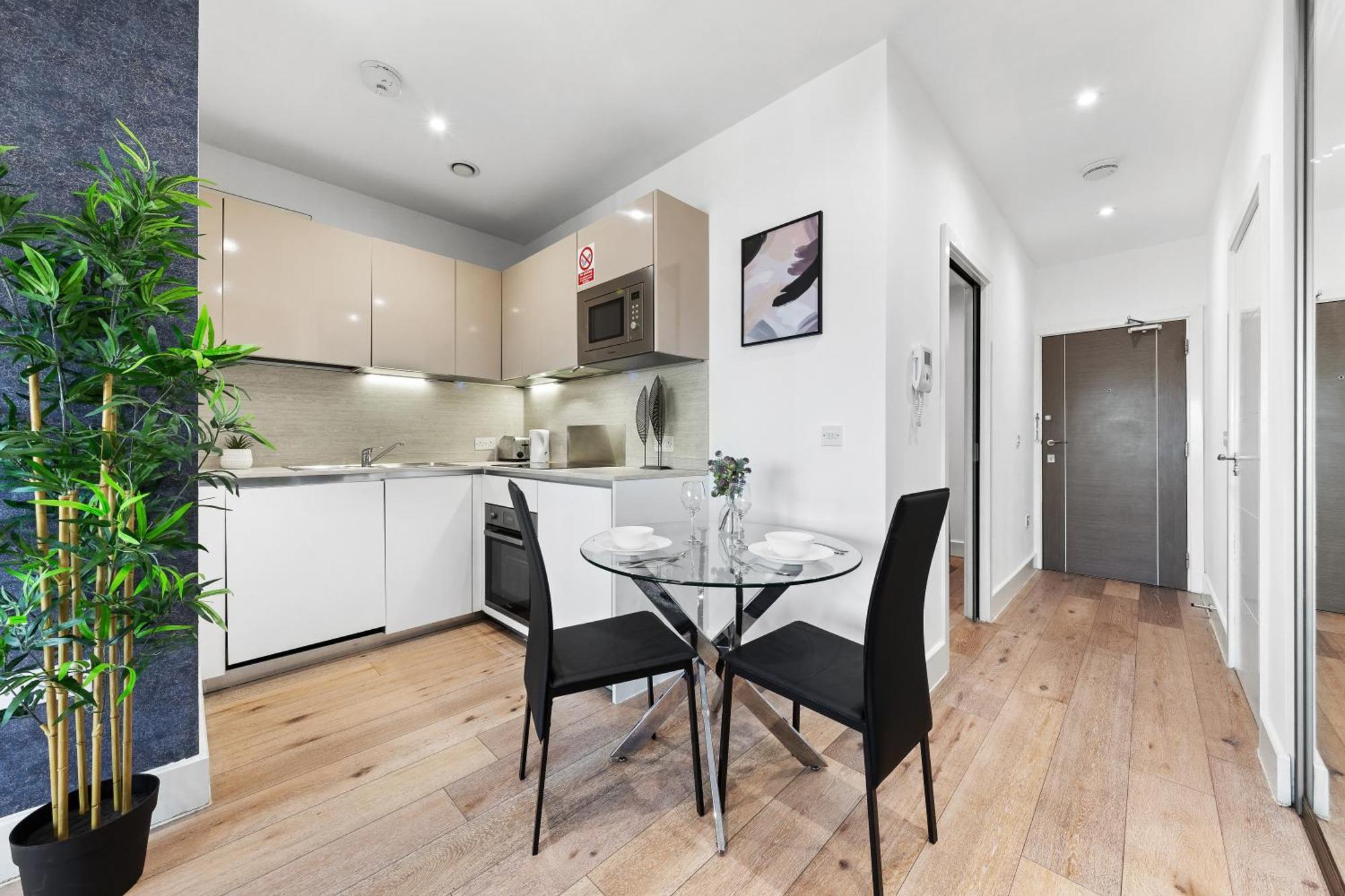 Modern One Bedroom Flat - Sleeps 5 -Near Heathrow - London Ub3 Экстерьер фото