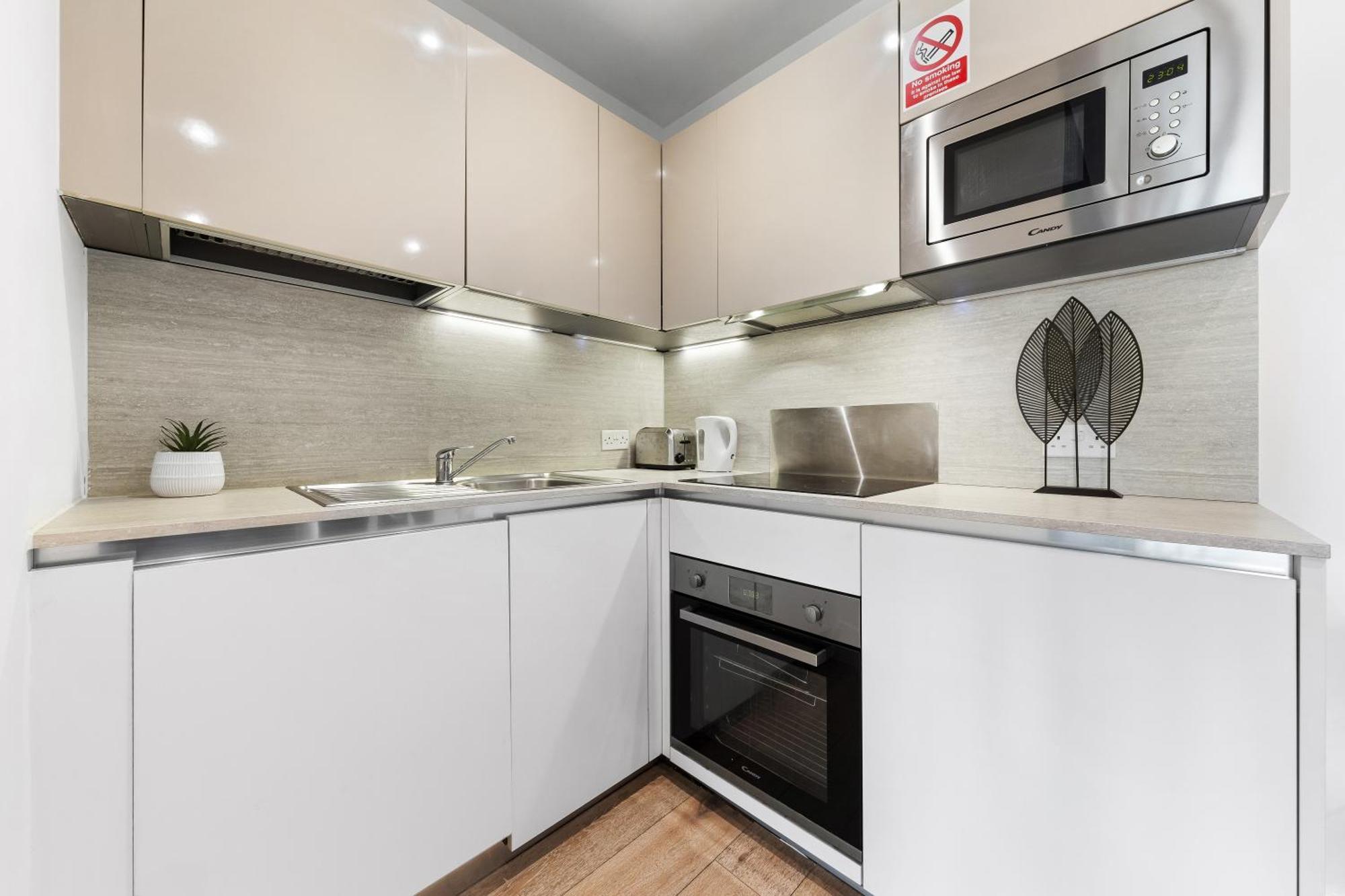 Modern One Bedroom Flat - Sleeps 5 -Near Heathrow - London Ub3 Экстерьер фото